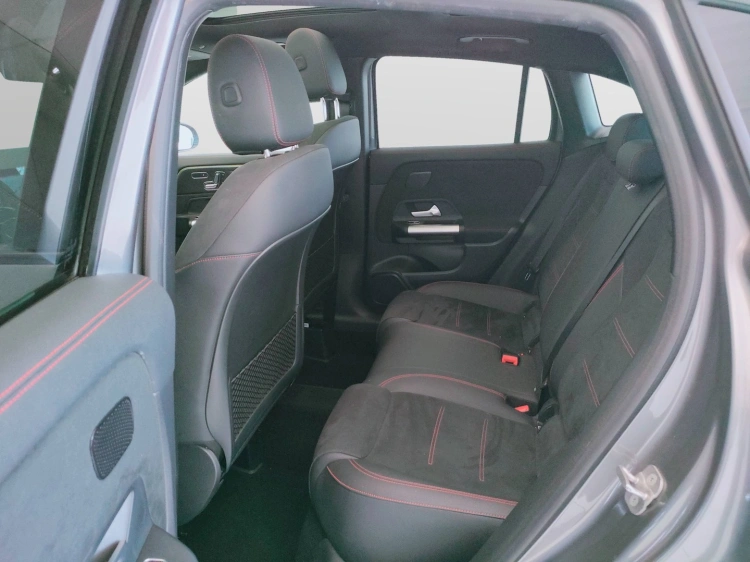 15 - Mercedes-Benz GLA 200 d AMG Line Premium Plus 4matic auto