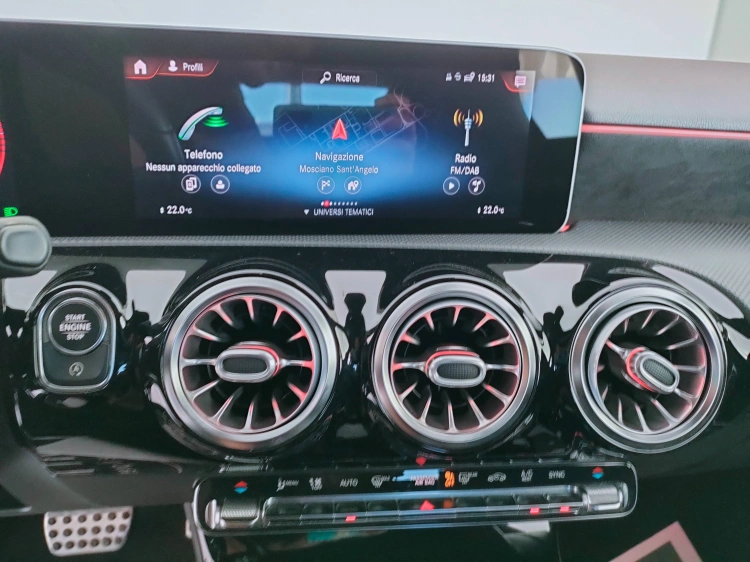 11 - Mercedes-Benz Classe A 200 d Premium Night edition 4matic auto