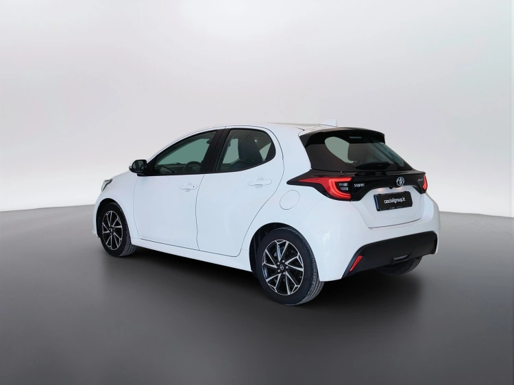 7 - Toyota Yaris Yaris 1.5h Trend