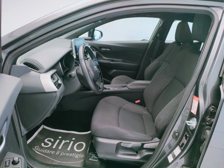 13 - Toyota C-HR C-HR 1.8h Active e-cvt