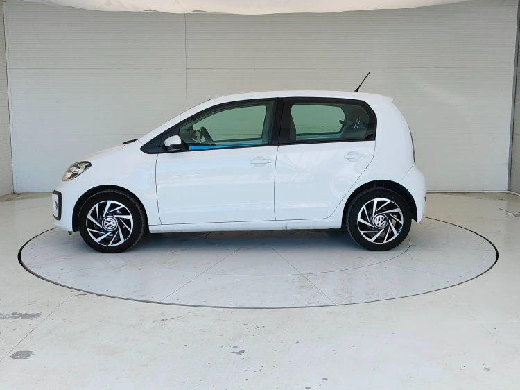 8 - Volkswagen up! up! 5p 1.0 Move up! 60cv
