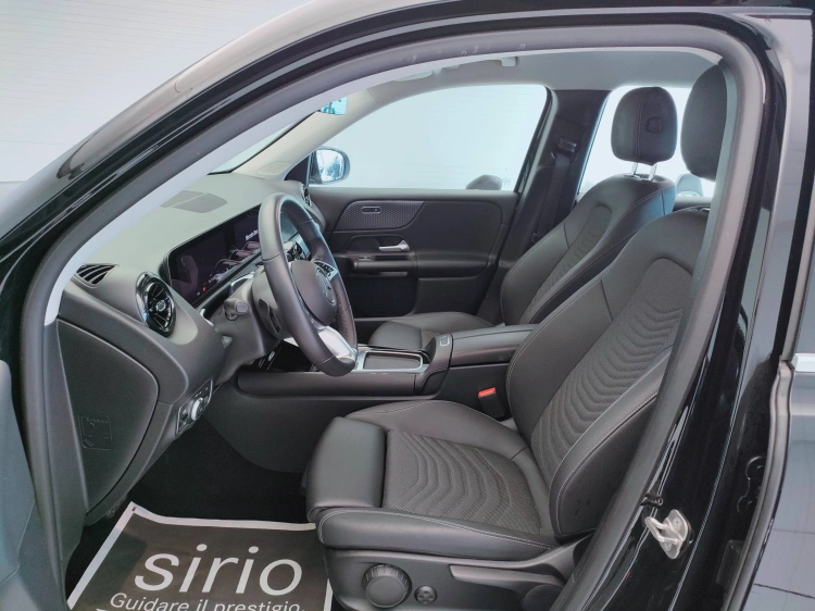 16 - Mercedes-Benz GLB 180 d Advanced auto