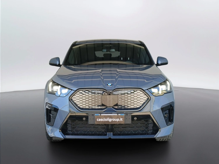 2 - BMW iX2 iX2 edrive 20 MSport Pro