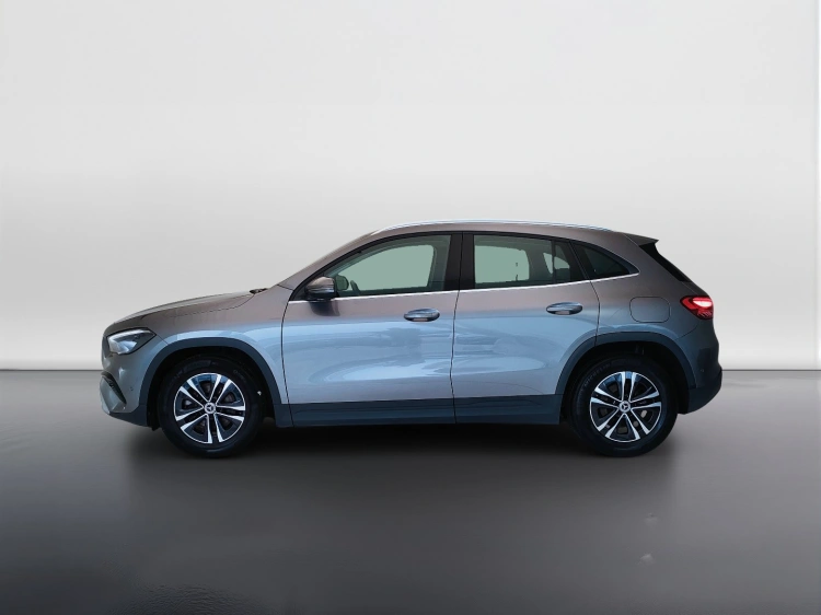 3 - Mercedes-Benz GLA 180 d Advanced auto