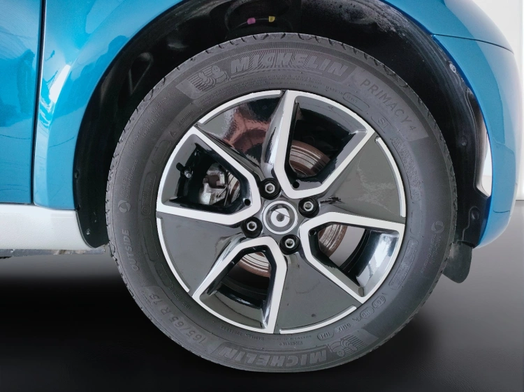 8 - smart fortwo Fortwo eq Passion 4,6kW