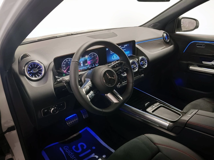 8 - Mercedes-Benz GLA 200 d automatic