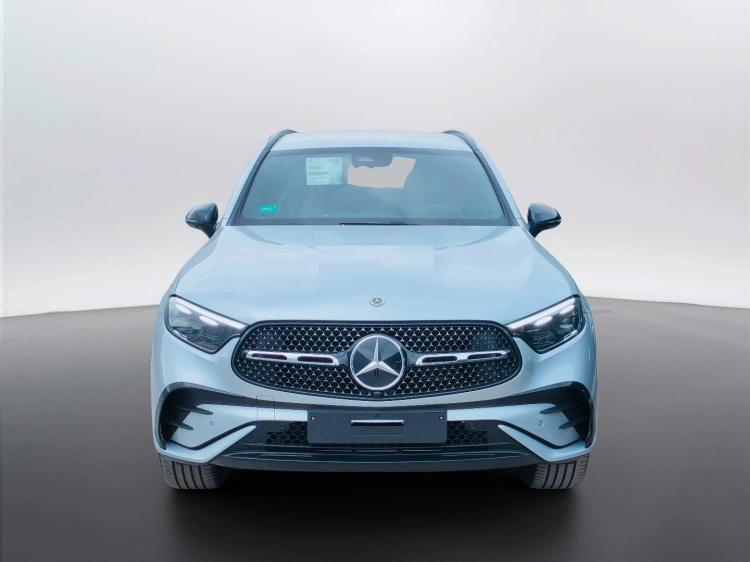 2 - Mercedes-Benz GLC 300 de 4MATIC