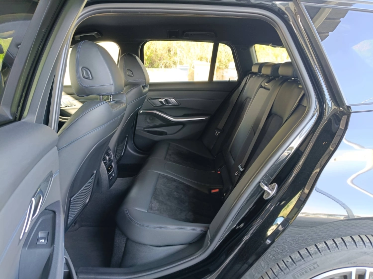 9 - BMW Serie 3 318d Touring Msport auto