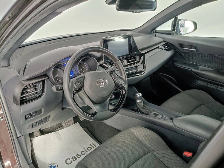 8 - Toyota C-HR C-HR 1.8h Active 2wd e-cvt