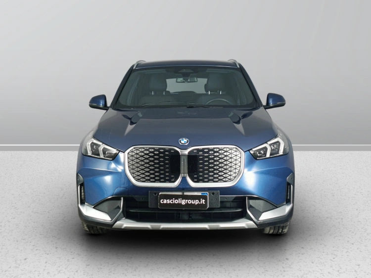 2 - BMW iX1 iX1 edrive 20 X-Line