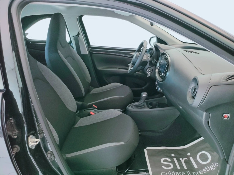 11 - Toyota Aygo X Aygo X 1.0 Active 72cv s-cvt