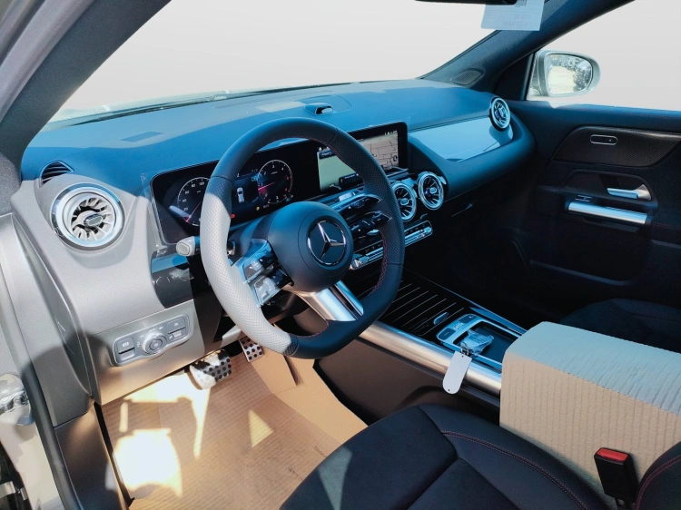 10 - Mercedes-Benz GLA 200 d automatic