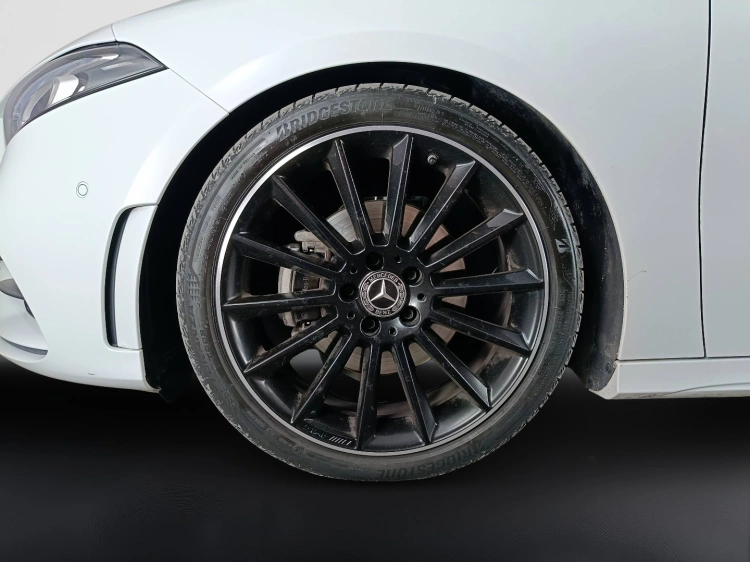 20 - Mercedes-Benz Classe A 180 d Premium auto