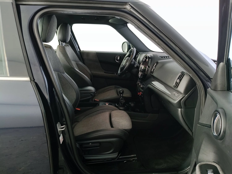 11 - MINI Countryman Mini Countryman 1.5 One D Northwood Edition