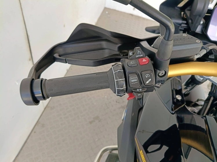4 - BMW Motorrad GS R 1250 GS Triple Black Abs my21