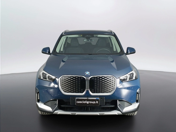 2 - BMW iX1 BMW iX1 eDrive20