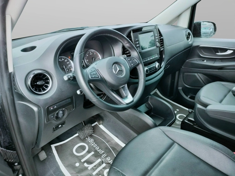 11 - Mercedes Vans Vito 119 cdi long mixto auto my20