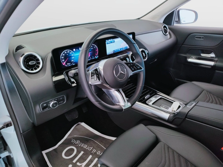 15 - Mercedes-Benz GLA 180 d Progressive Advanced auto