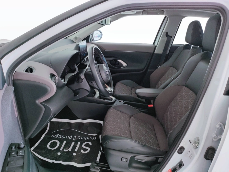 16 - Toyota Yaris Cross Yaris Cross 1.5h Lounge fwd 116cv e-cvt