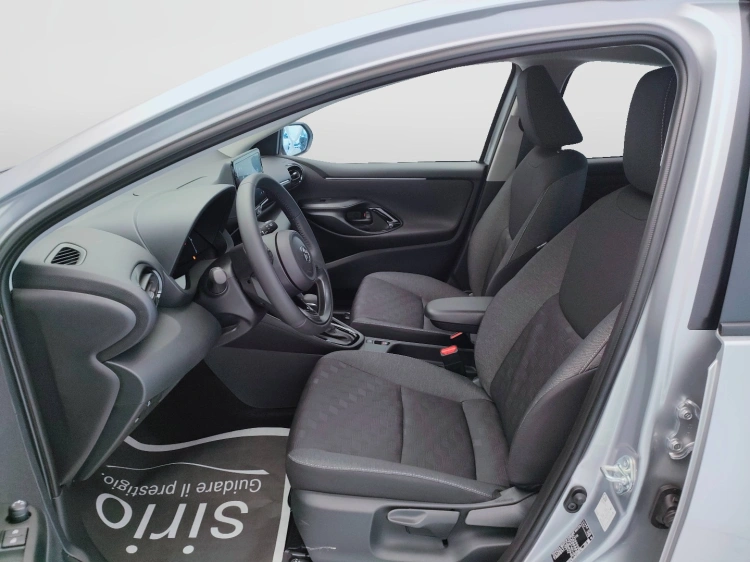 10 - Toyota Yaris YARIS 15H ECVT 5P TREND MY25