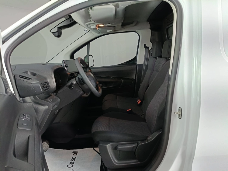 8 - Toyota Professional Proace City Electric 2024 Proace City electric L1 50kWh D Comfort