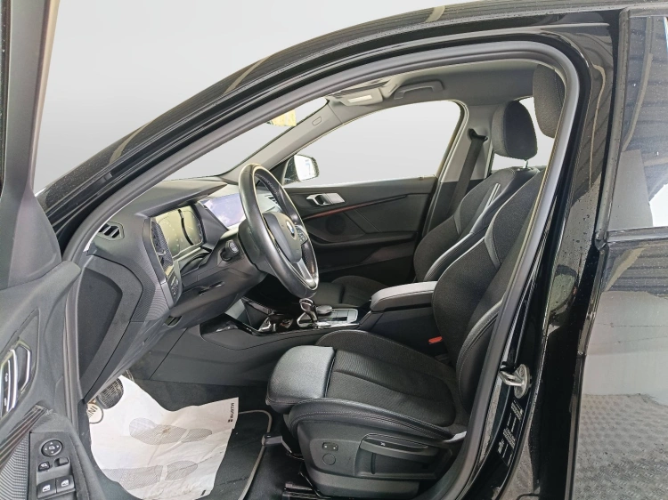 8 - BMW Serie 1 116d Sport auto