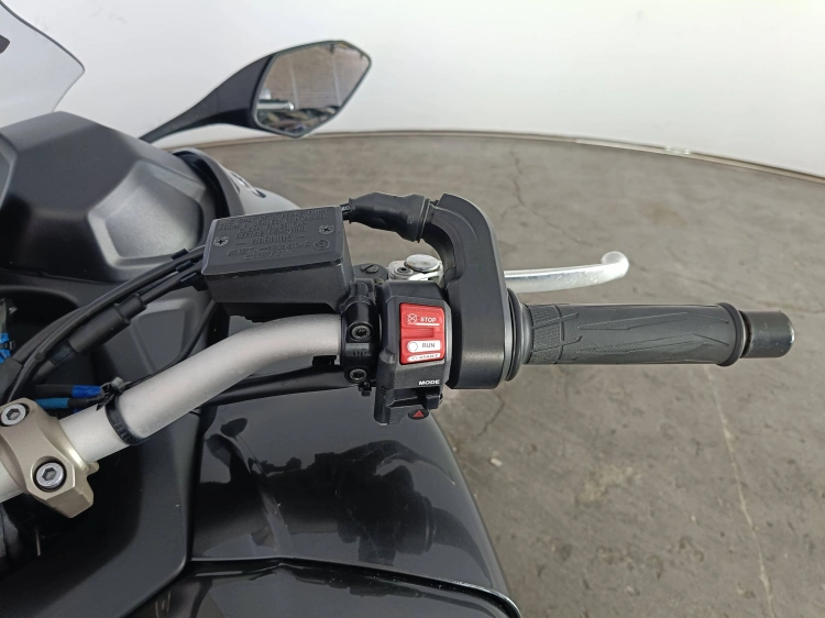 7 - Yamaha Niken Niken 850