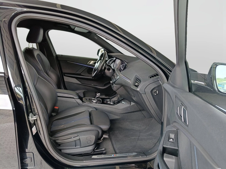 11 - BMW Serie 1 118d Msport auto