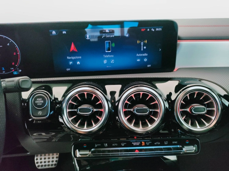 11 - Mercedes-Benz CLA Coupe 200 d AMG Line Premium auto