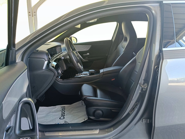 8 - Mercedes-Benz Classe A 180 d Sport auto