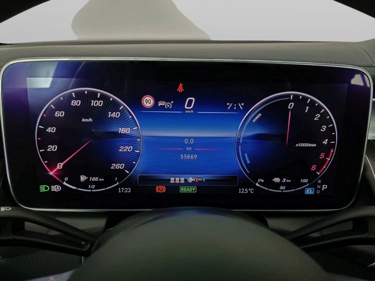 12 - Mercedes-Benz GLC 300 de phev AMG Line Premium Plus 4matic auto