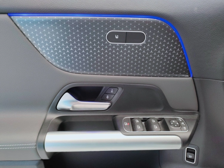 15 - Mercedes-Benz EQA 250+ Electric Art Advanced Plus