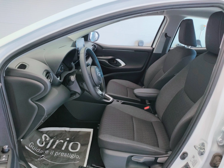 14 - Toyota Yaris Yaris 1.5h Active