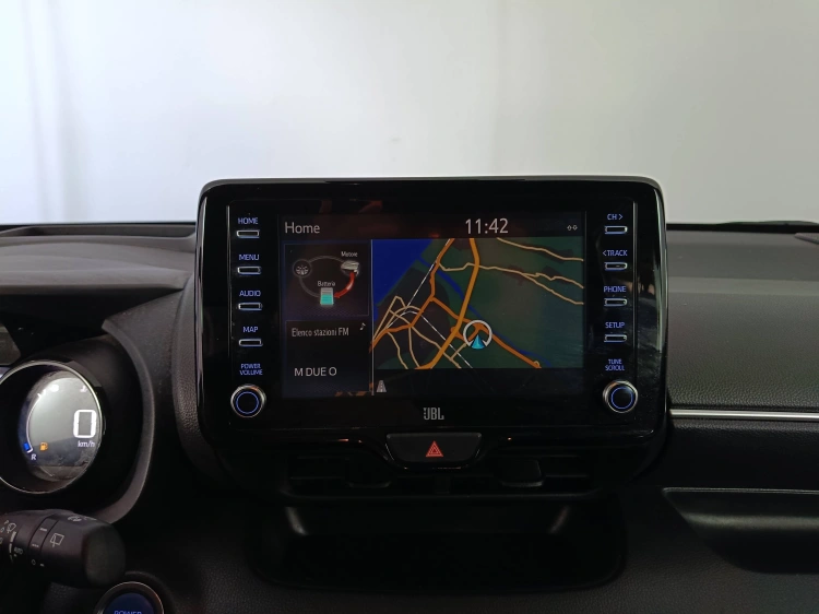 13 - Toyota Yaris Yaris 1.5h Premiere