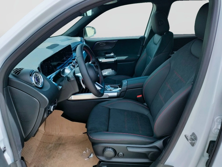 8 - Mercedes-Benz GLB 200 d Automatic