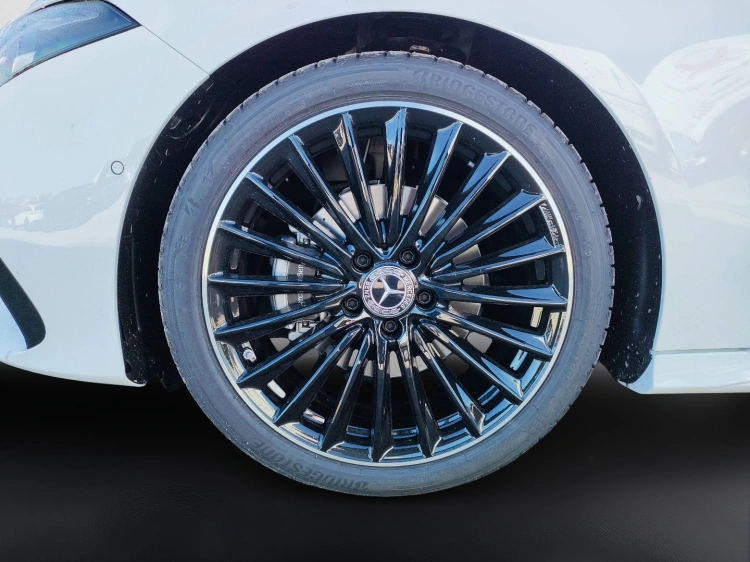 7 - Mercedes-Benz Classe A 180 d Automatic