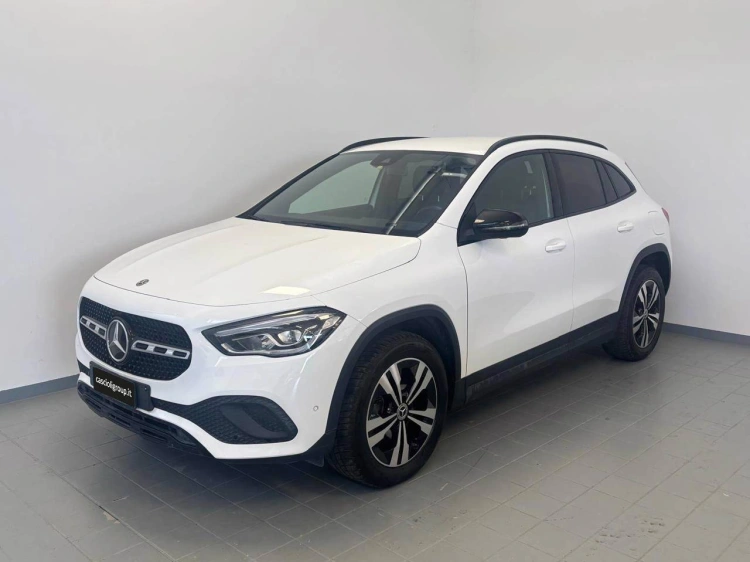2 - Mercedes-Benz GLA 200 d Sport Plus auto