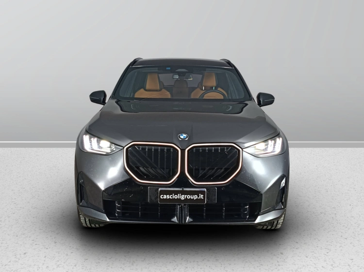 2 - BMW X3 BMW X3 40d xDrive