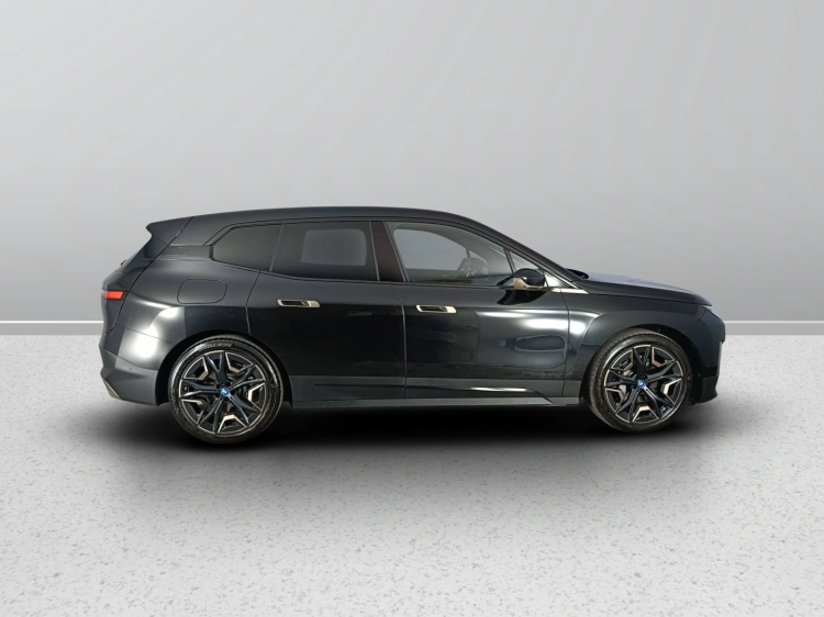 6 - BMW iX iX xdrive40
