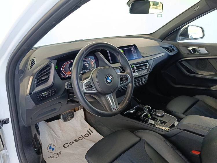 6 - BMW Serie 1 118d Msport auto