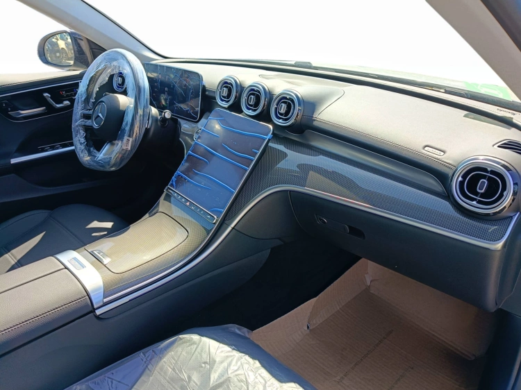 10 - Mercedes-Benz Classe C 300 de 4MATIC con tecnologia ibrida EQ Station Wagon Travel Edition