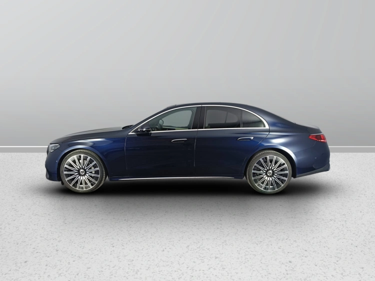 3 - Mercedes-Benz Classe E 220 d AMG Line Premium auto