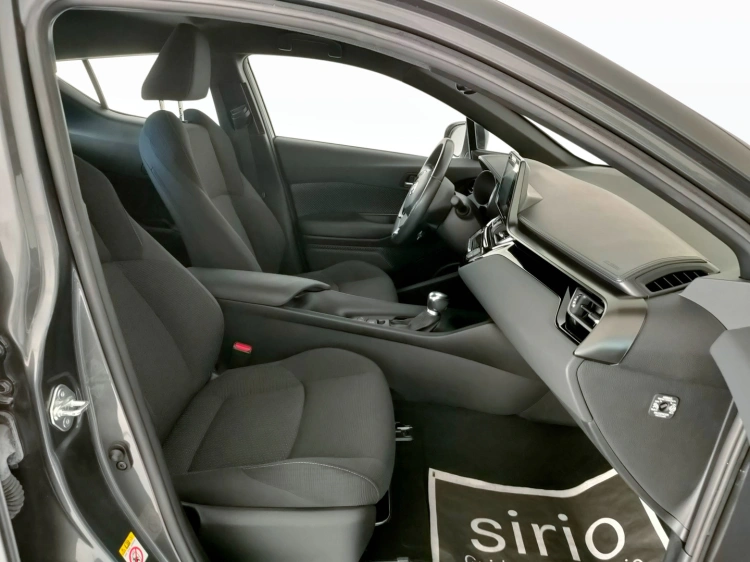 9 - Toyota C-HR C-HR 1.8h Active 2wd e-cvt