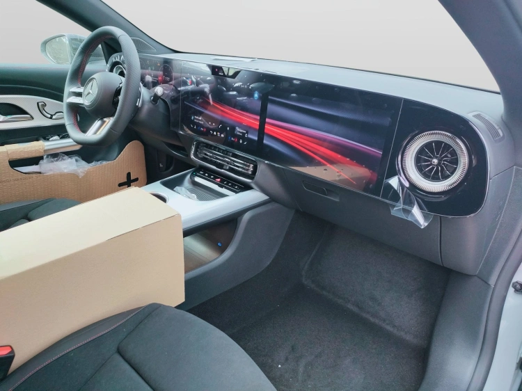 13 - Mercedes-Benz CLA 200
