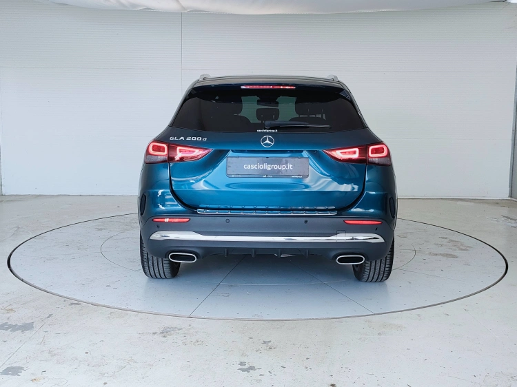 6 - Mercedes-Benz GLA 200 d Premium auto