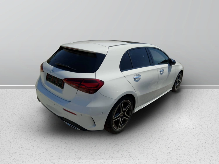 4 - Mercedes-Benz Classe A 180 d Automatic