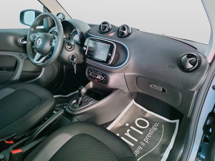 11 - smart fortwo Fortwo eq Passion 22kW