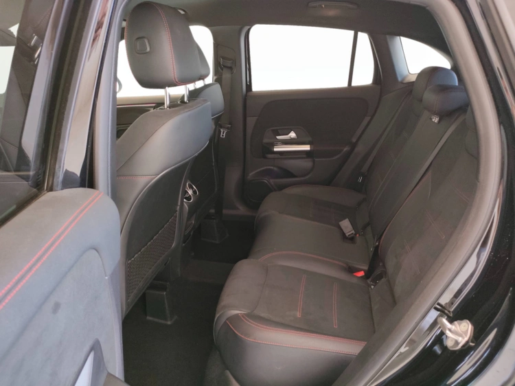 10 - Mercedes-Benz GLA 200 d Premium auto
