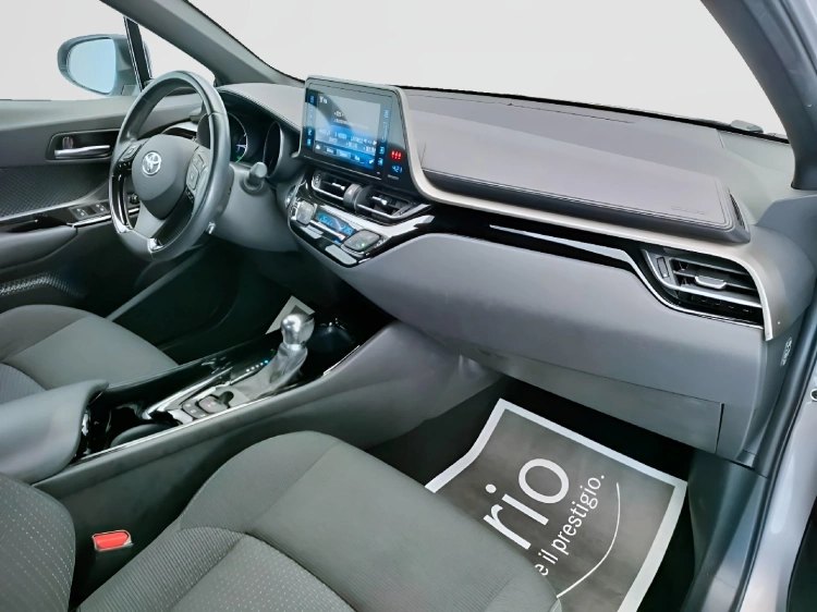 11 - Toyota C-HR C-HR 1.8h Trend 2wd e-cvt