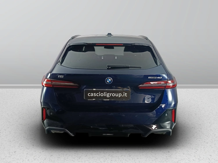 4 - BMW i5 BMW i5 eDrive40 Touring